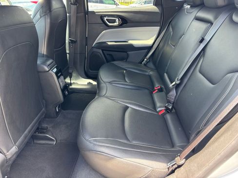 Used 2025 Jeep Compass Limited AWD/4WD image 16