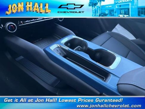 New 2026 Chevrolet Equinox EV LT image 32