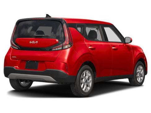 Used 2025 Kia Soul LX FWD image 2
