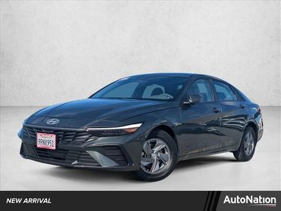 Certified 2025 Hyundai Elantra SE