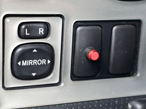 Used 2007 Toyota FJ Cruiser 4WD image 16