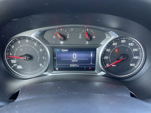 Used 2024 GMC Terrain SLE w/ Driver Convenience Package image 11