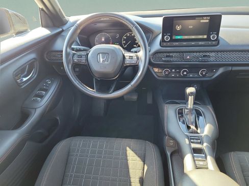 Certified 2025 Honda HR-V Sport image 9