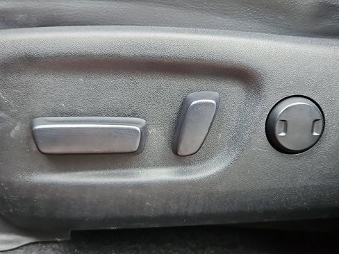 Used 2016 Toyota RAV4 Limited AWD/4WD image 28