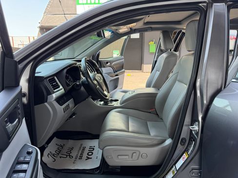 Used 2018 Toyota Highlander Limited image 8