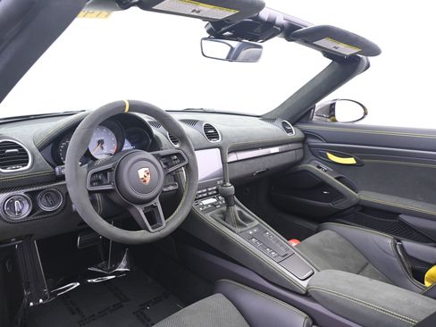 Certified 2025 Porsche 718 Boxster Spyder RS RWD image 28