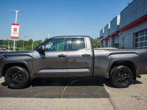 Used 2022 Toyota Tundra Limited w/ TRD Off-Road Package AWD/4WD image 4