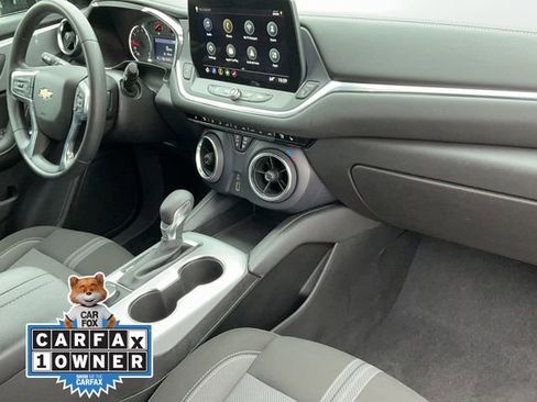Used 2025 Chevrolet Blazer LT FWD image 17