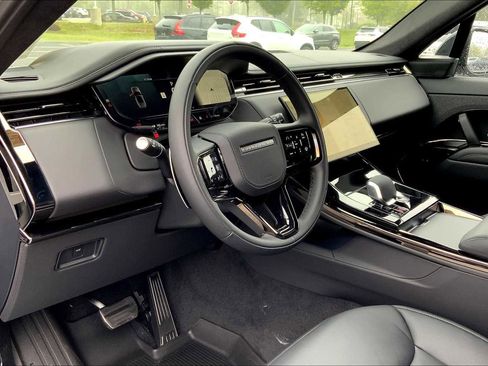 Used 2025 Land Rover Range Rover Sport Autobiography image 9