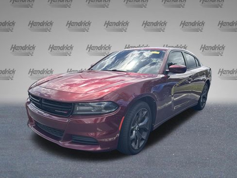 Used 2019 Dodge Charger SXT w/ Plus Group RWD image 4
