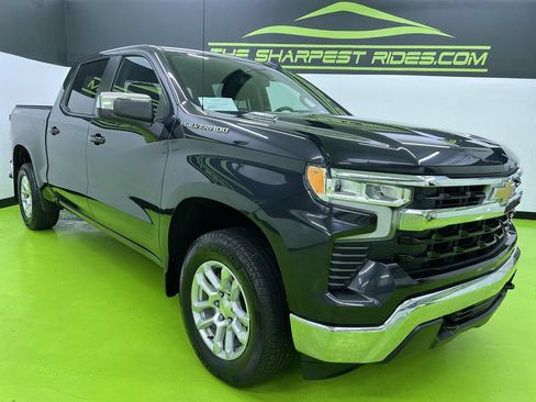 Used 2024 Chevrolet Silverado 1500 LT AWD/4WD image 2