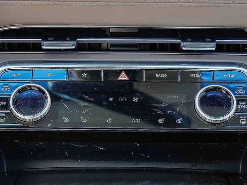 Used 2023 Genesis GV80 2.5T w/ Prestige Package AWD/4WD image 14