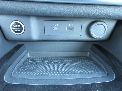 Used 2023 Nissan Rogue SV image 30