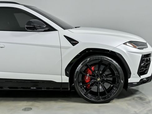 Used 2021 Lamborghini Urus AWD/4WD image 15