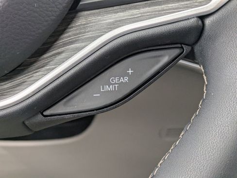 Used 2024 Jeep Wagoneer Series II w/ Premium Group I image 41