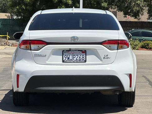 Certified 2026 Toyota Corolla LE w/ LE Premium Package FWD image 6