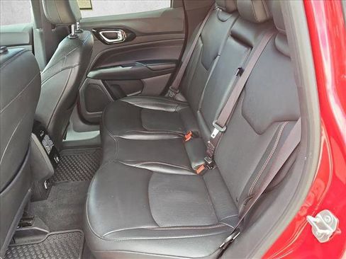 Used 2025 Jeep Compass Trailhawk AWD/4WD image 18