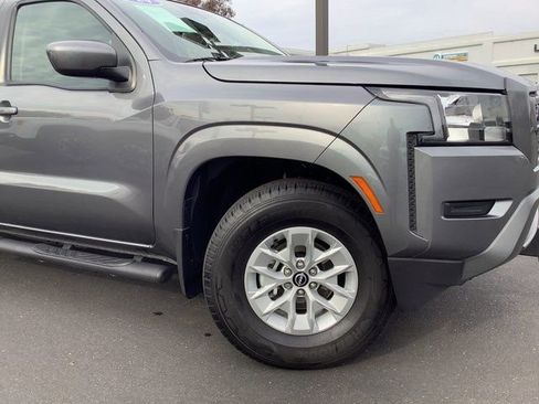 Used 2024 Nissan Frontier SV w/ Technology Package image 2