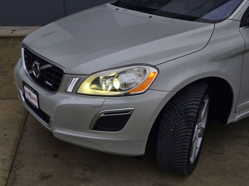 Used 2013 Volvo XC60 T6 R-Design Platinum image 41