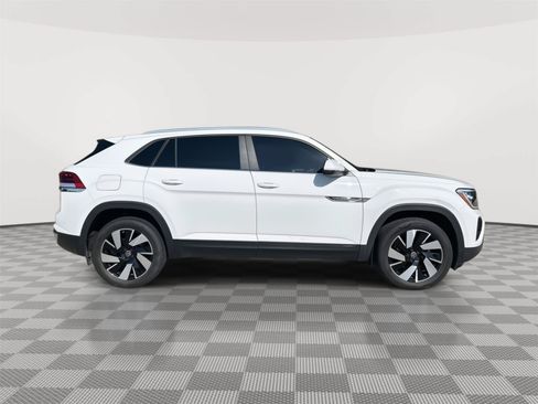 Certified 2025 Volkswagen Atlas Cross Sport SE AWD/4WD image 5
