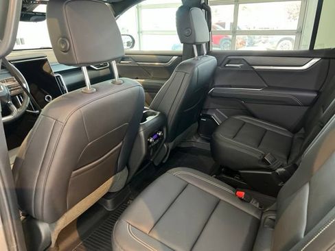 Used 2026 GMC Acadia Elevation w/ Black Edition AWD/4WD image 32
