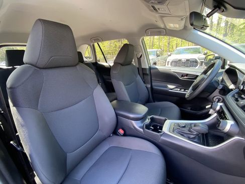 Used 2025 Toyota RAV4 LE AWD/4WD image 24