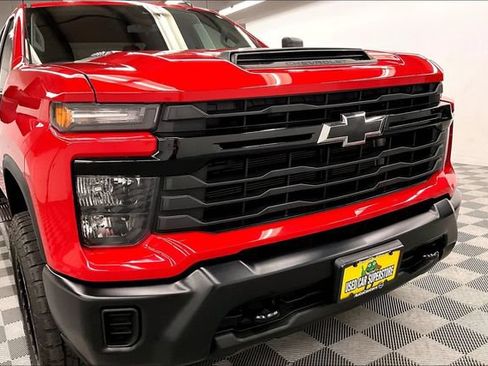 Used 2024 Chevrolet Silverado 2500 W/T AWD/4WD image 32