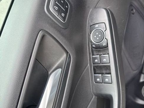 Used 2023 Ford Escape ST-Line Elite w/ Premium Technology Package AWD/4WD image 17