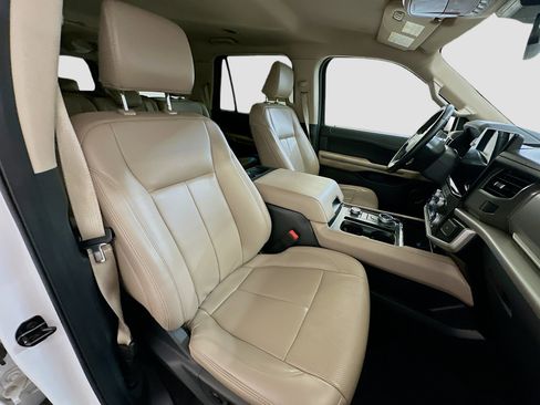 Used 2024 Ford Expedition Max XLT image 34