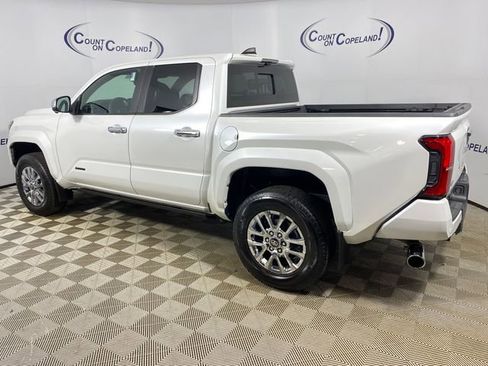 Used 2025 Toyota Tacoma Limited AWD/4WD image 4