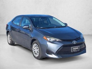 Used 2017 Toyota Corolla LE video 3