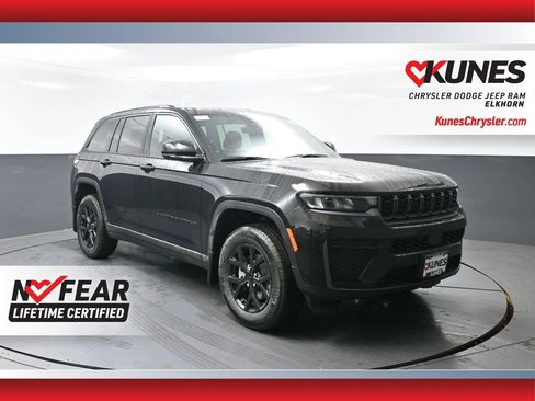 New 2026 Jeep Grand Cherokee Laredo AWD/4WD image 1