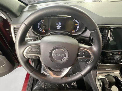 Used 2022 Jeep Grand Cherokee Laredo X image 11