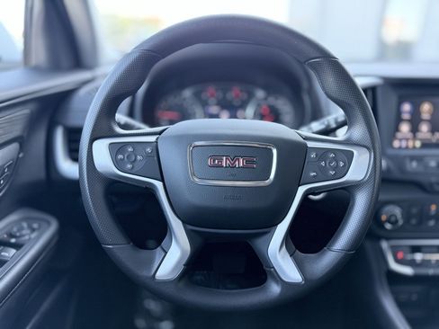 Used 2024 GMC Terrain SLE image 13
