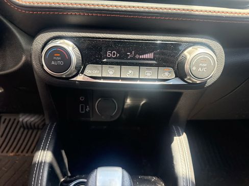 Used 2018 Nissan Kicks SR FWD image 14