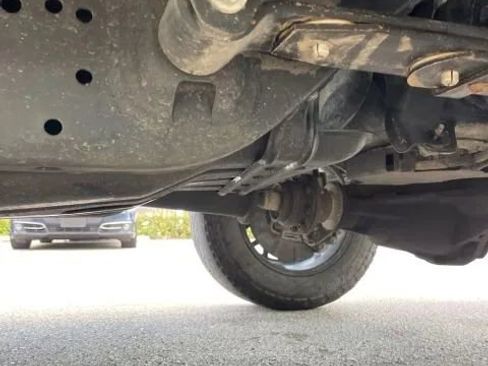 Used 2017 Nissan Titan SV AWD/4WD image 24