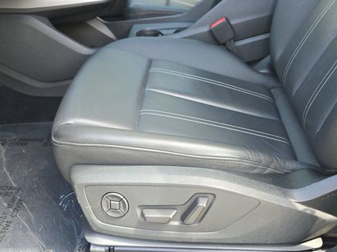 Used 2023 Audi Q4 e-tron Premium Plus w/ Premium Plus RWD image 20