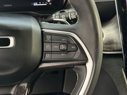 Used 2023 Jeep Grand Cherokee L Limited image 21