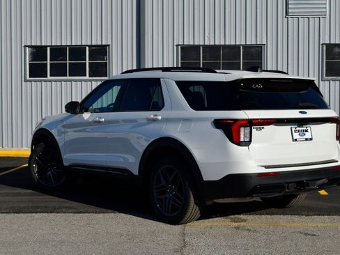 New 2026 Ford Explorer ST-Line w/ ST-Line Street Pack image 4