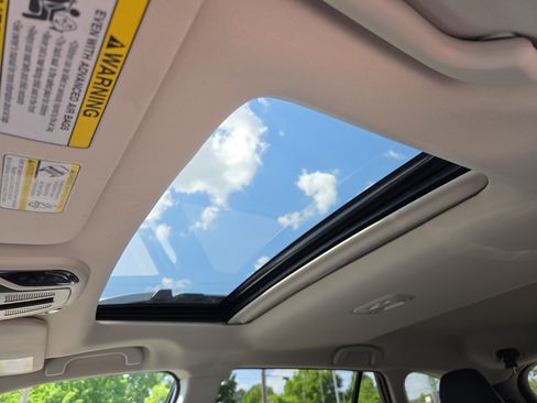 Certified 2025 Subaru Outback Touring XT AWD/4WD image 28
