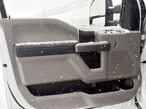 Used 2019 Ford F250 XLT w/ XLT Value Package image 29