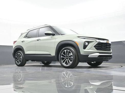 New 2026 Chevrolet TrailBlazer LT w/ Convenience Package FWD image 45