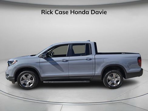 Used 2025 Honda Ridgeline TrailSport image 4