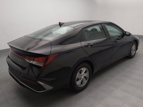 Used 2025 Hyundai Elantra SE FWD image 10