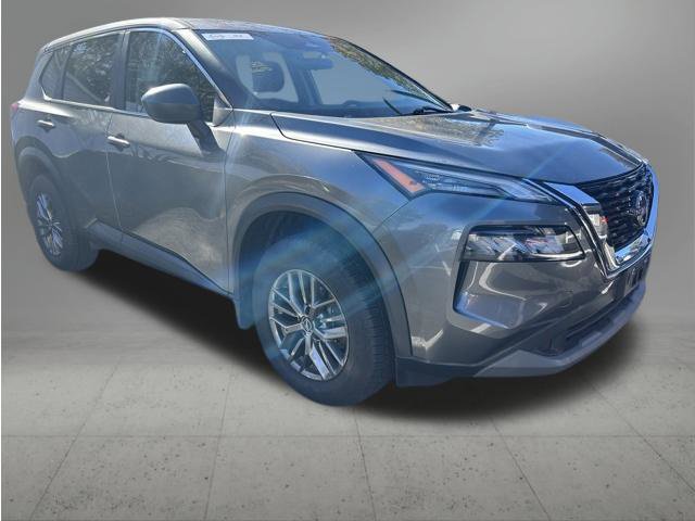 Used 2023 Nissan Rogue S AWD/4WD image 2