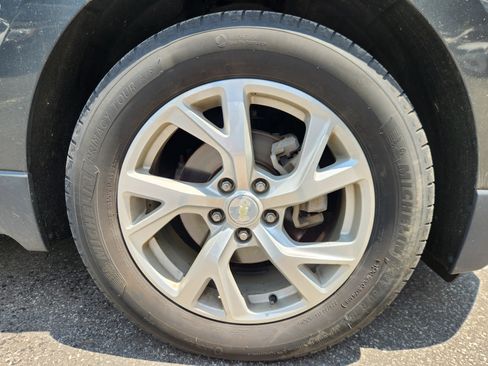 Used 2018 Chevrolet Equinox Premier FWD image 14
