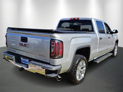Used 2018 GMC Sierra 1500 SLT w/ SLT Premium Package image 3