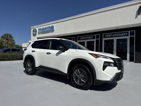 Used 2024 Nissan Rogue S AWD/4WD image 22