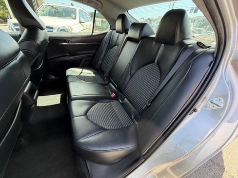 Used 2021 Toyota Camry SE FWD image 14