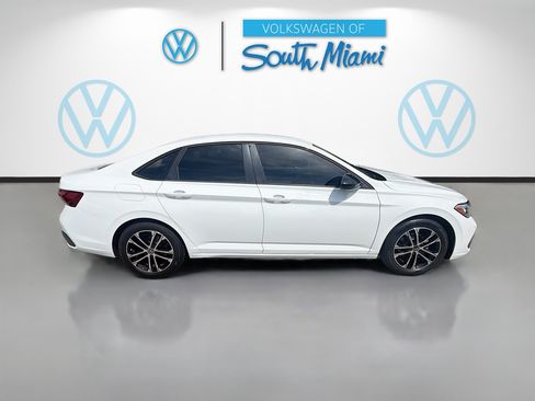 Used 2022 Volkswagen Jetta Sport FWD image 8